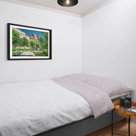 Jaracza W Scislym Centrum Z Miejscem Parkingowym Apartman