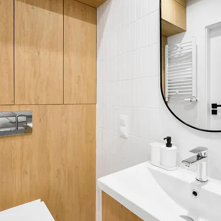 Jaracza W Scislym Centrum Z Miejscem Parkingowym Łódź