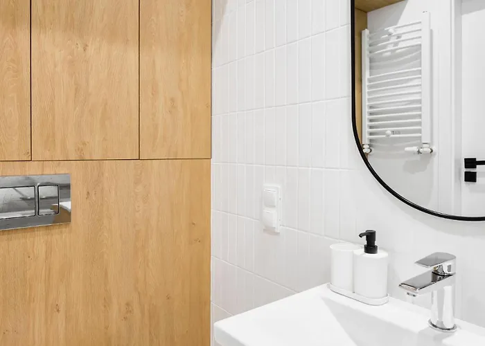 Jaracza W Scislym Centrum Z Miejscem Parkingowym Łódź